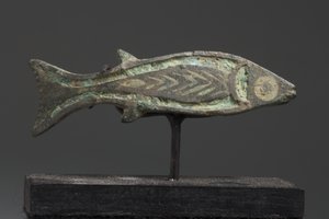 Római-brit hal fibulája (bronz)